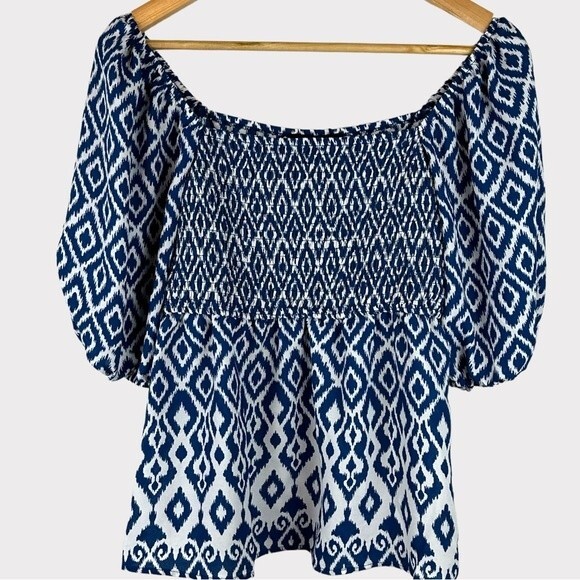 Eclair Blue and White Geometric Top - Sz Small - NWT - Smocked front - Picture 10 of 14